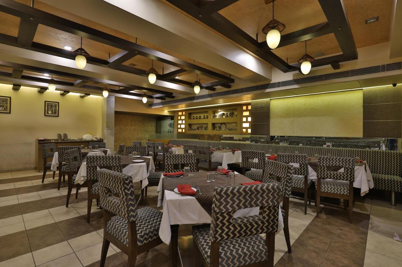 Capital O 1338 Hotel Harmony Rajkot Exterior photo
