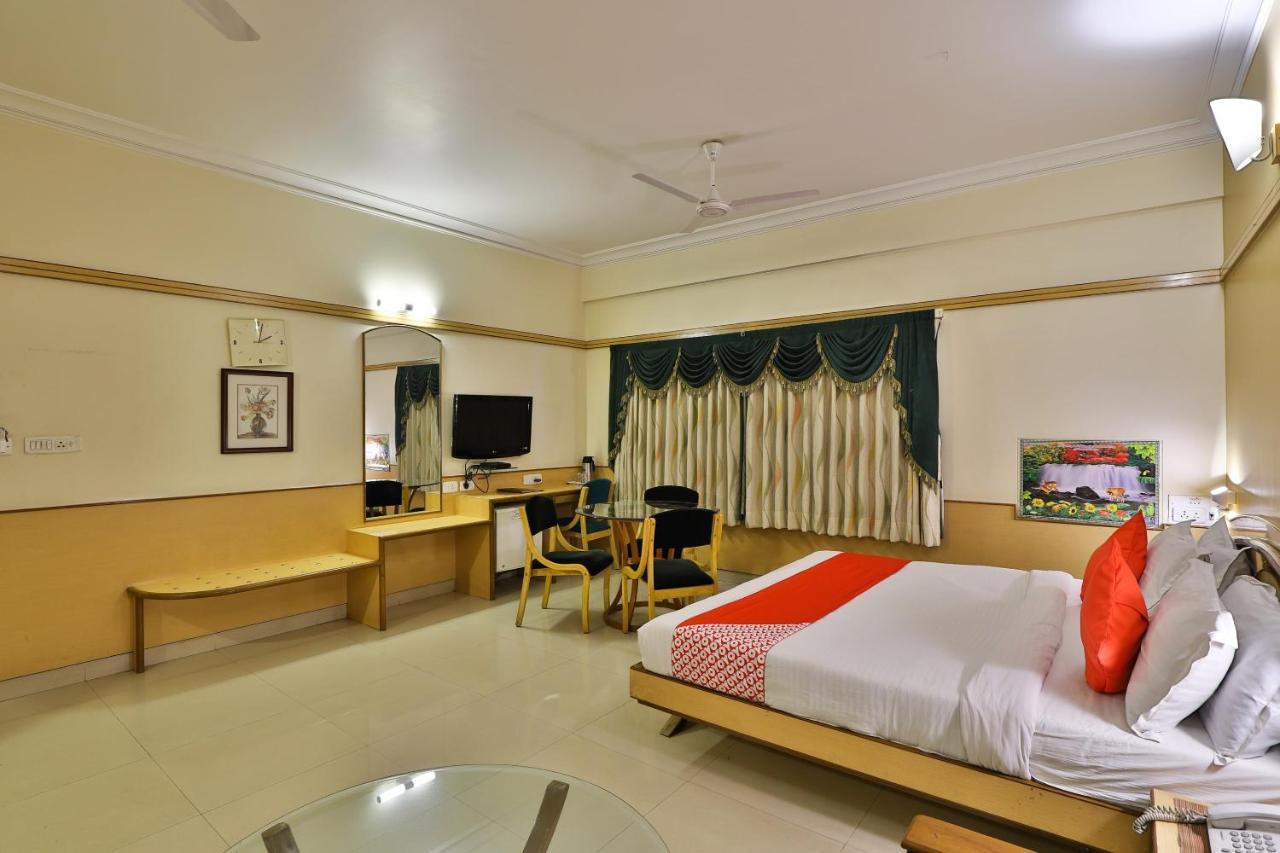 Capital O 1338 Hotel Harmony Rajkot Exterior photo