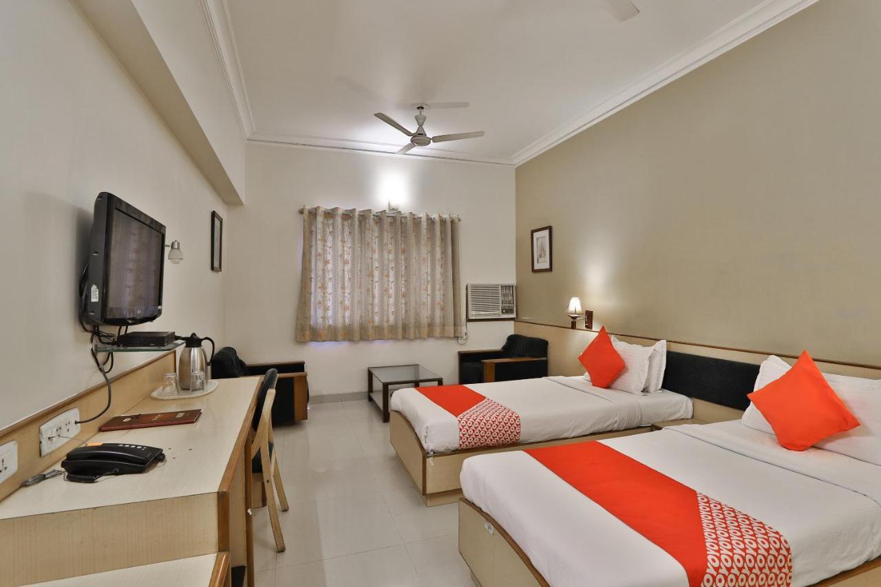 Capital O 1338 Hotel Harmony Rajkot Exterior photo