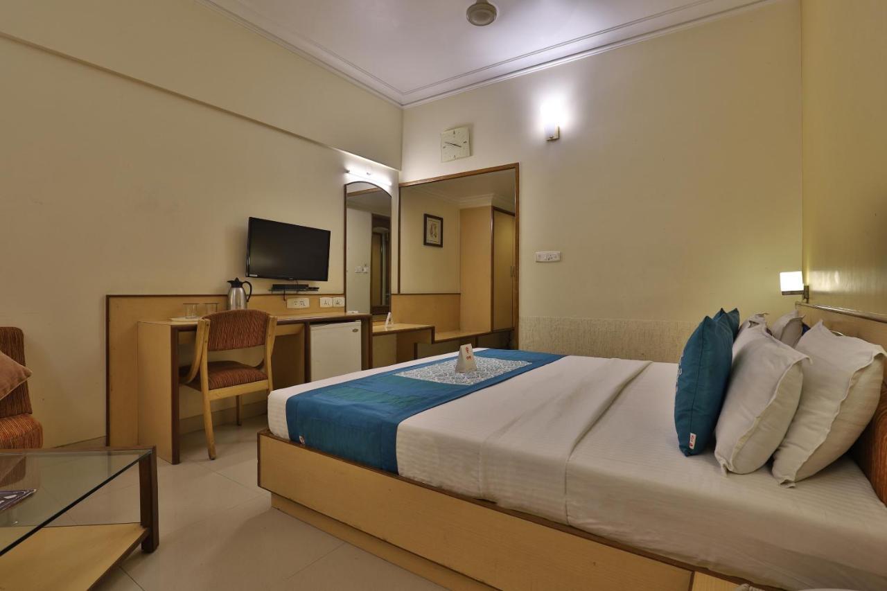 Capital O 1338 Hotel Harmony Rajkot Exterior photo
