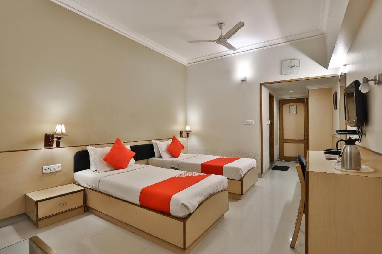 Capital O 1338 Hotel Harmony Rajkot Exterior photo