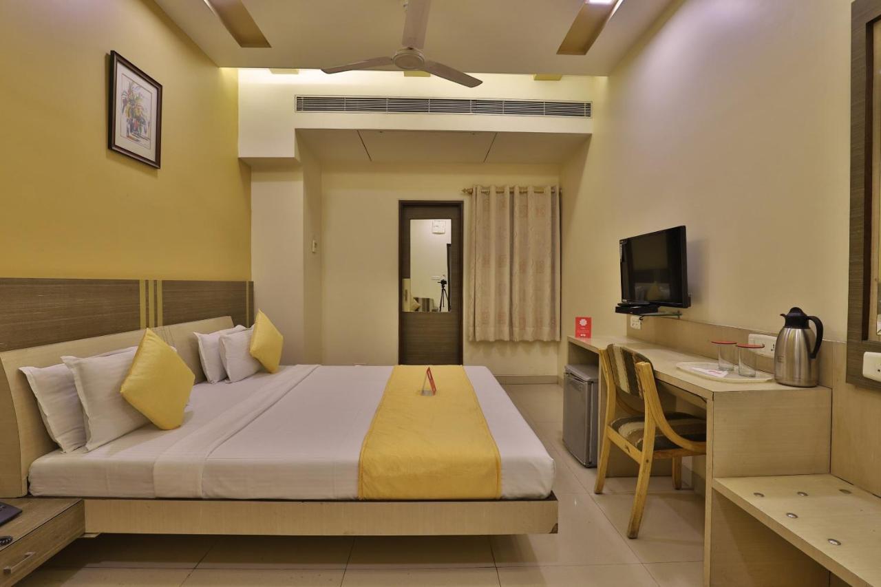 Capital O 1338 Hotel Harmony Rajkot Exterior photo